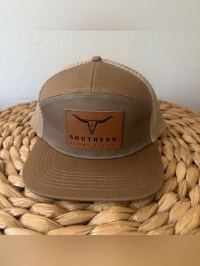 Southern String Hat Co Longhorn Skull Snapback Trucker Hat Tan Brown Like New
